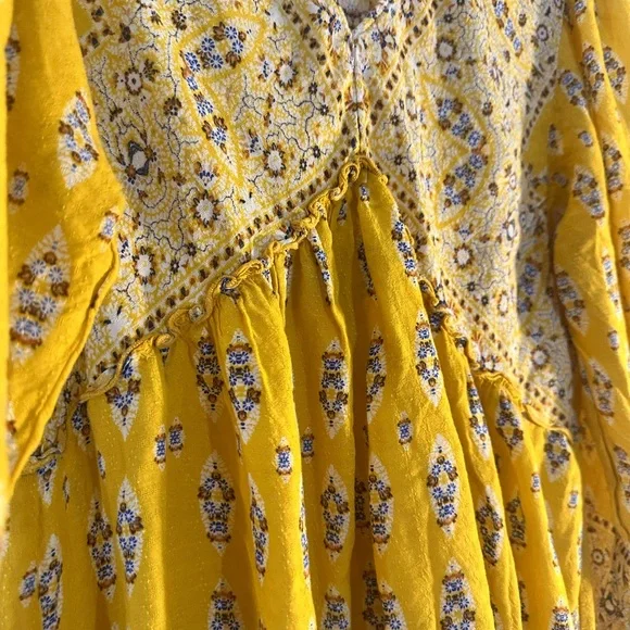 Yellow Floral Women's Top - Picture 2 of 3